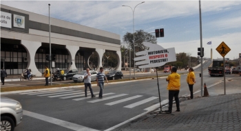 CMTT realiza campanha de conscientização para o uso da faixa de pedestres